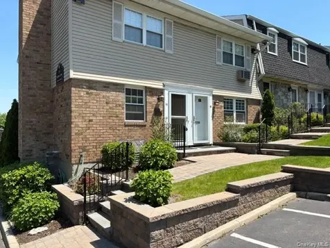 11 Harbour Lane Oyster Bay NY 11771