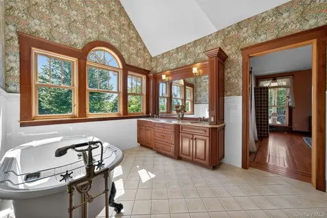 22 Goshen Road Chester NY 10918