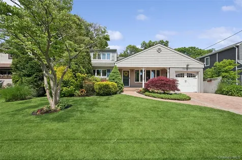 318 Lakeshore Boulevard Massapequa Park NY 11762