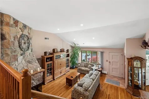 318 Lakeshore Boulevard Massapequa Park NY 11762
