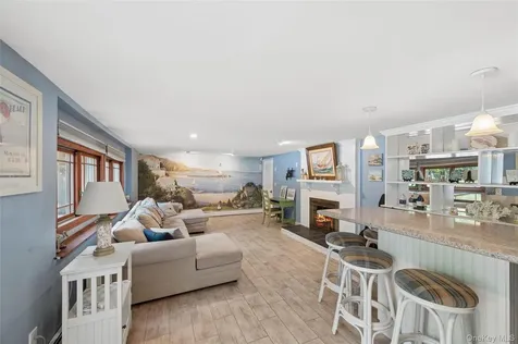 318 Lakeshore Boulevard Massapequa Park NY 11762