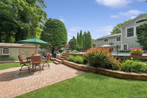 318 Lakeshore Boulevard Massapequa Park NY 11762