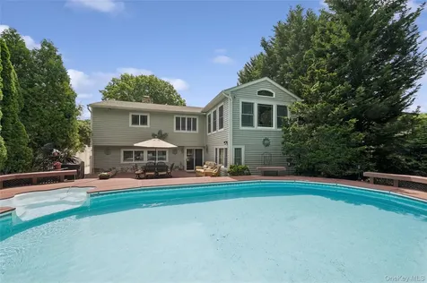 318 Lakeshore Boulevard Massapequa Park NY 11762