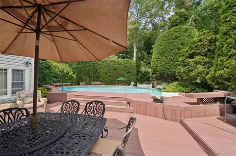 318 Lakeshore Boulevard Massapequa Park NY 11762