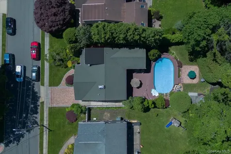 318 Lakeshore Boulevard Massapequa Park NY 11762