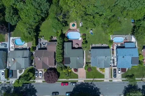 318 Lakeshore Boulevard Massapequa Park NY 11762