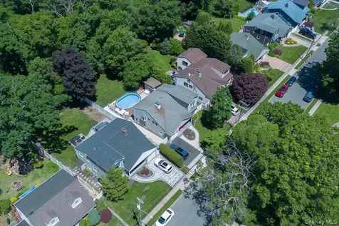 318 Lakeshore Boulevard Massapequa Park NY 11762
