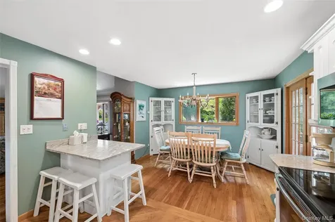 318 Lakeshore Boulevard Massapequa Park NY 11762
