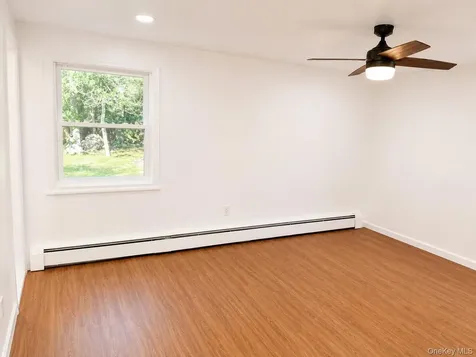 27 Wedgewood Drive Coram NY 11727