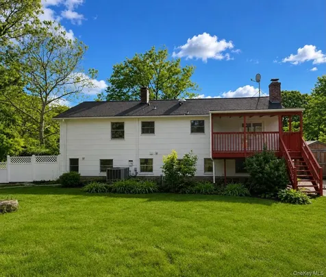 27 Wedgewood Drive Coram NY 11727