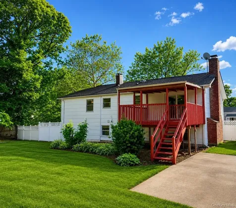 27 Wedgewood Drive Coram NY 11727