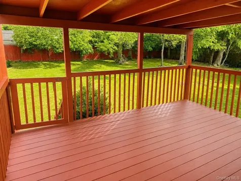 27 Wedgewood Drive Coram NY 11727