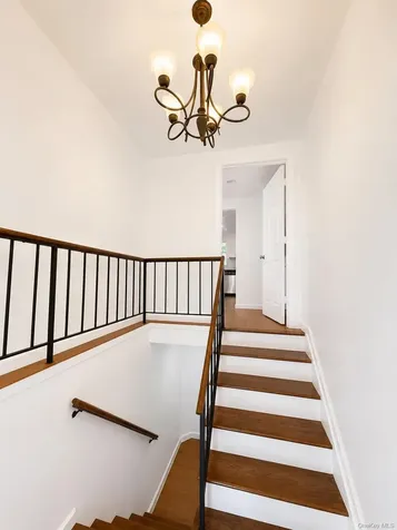 27 Wedgewood Drive Coram NY 11727