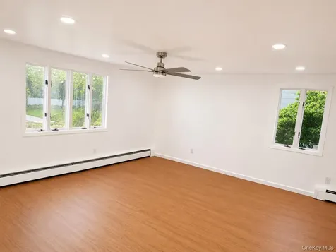27 Wedgewood Drive Coram NY 11727