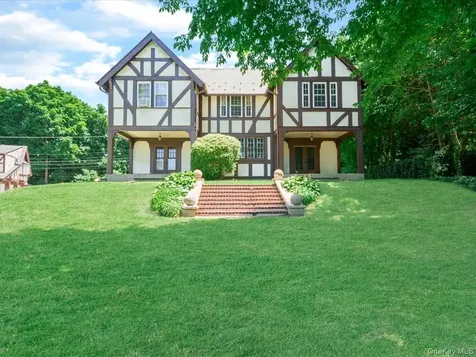 51 Crescent Road Port Washington NY 11050
