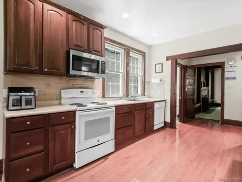 51 Crescent Road Port Washington NY 11050