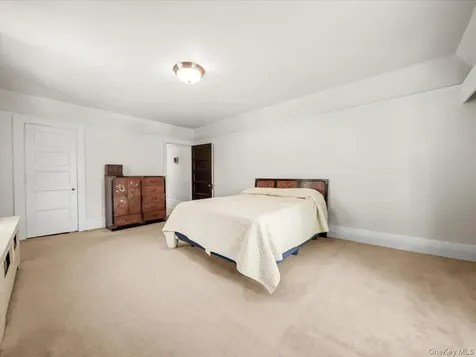 51 Crescent Road Port Washington NY 11050