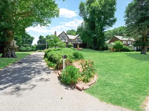 51 Crescent Road Port Washington NY 11050