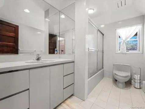 51 Crescent Road Port Washington NY 11050