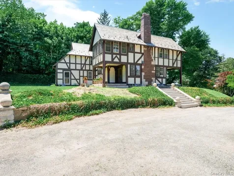 51 Crescent Road Port Washington NY 11050