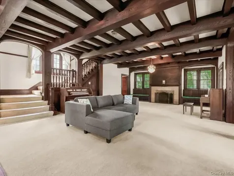 51 Crescent Road Port Washington NY 11050