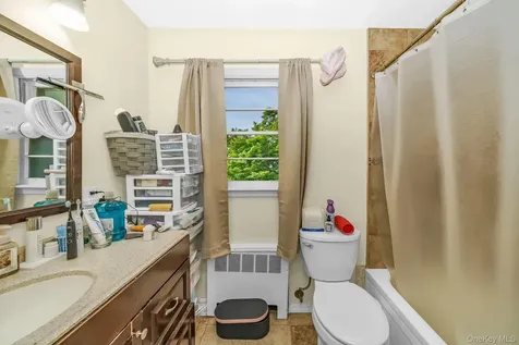 733 14th Street West Babylon NY 11704