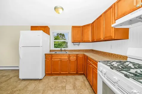 733 14th Street West Babylon NY 11704