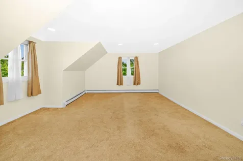 733 14th Street West Babylon NY 11704