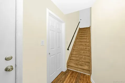 733 14th Street West Babylon NY 11704