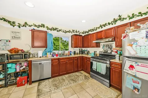 733 14th Street West Babylon NY 11704