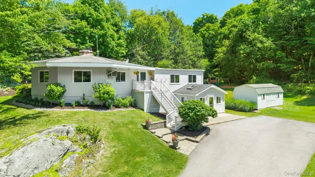 12 Raymond Road North Salem NY 10560