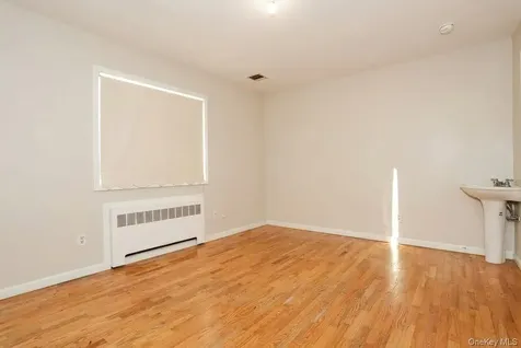 11 Laura Place Spring Valley NY 10977