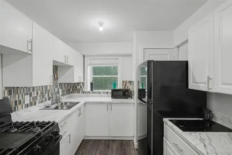 11 Laura Place Spring Valley NY 10977