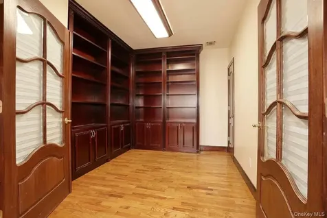 11 Laura Place Spring Valley NY 10977