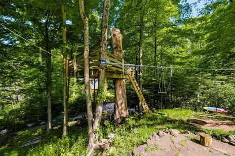4 N Ledge Loop Croton-on-hudson NY 10520