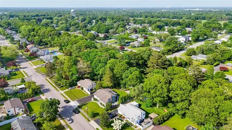 957 Gardiner Drive Bay Shore NY 11706