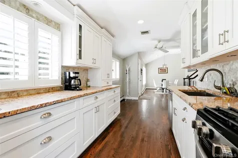957 Gardiner Drive Bay Shore NY 11706