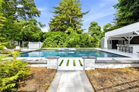 957 Gardiner Drive Bay Shore NY 11706