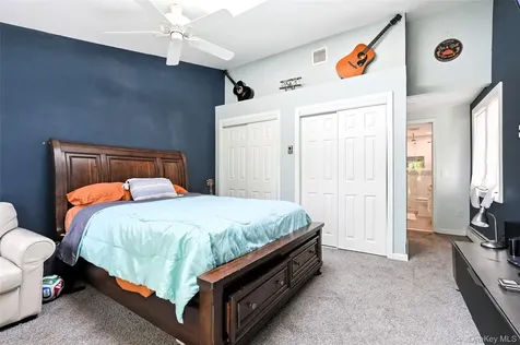957 Gardiner Drive Bay Shore NY 11706