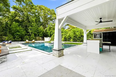 957 Gardiner Drive Bay Shore NY 11706