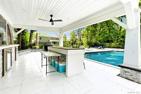957 Gardiner Drive Bay Shore NY 11706