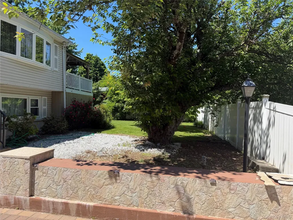 11 De Clark Place Nanuet NY 10954