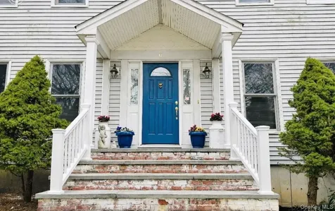 6 Cedar Avenue Locust Valley NY 11560