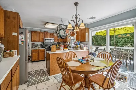 6 Cedar Avenue Locust Valley NY 11560