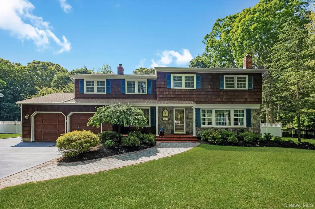 28 Cygnet Drive Smithtown NY 11787