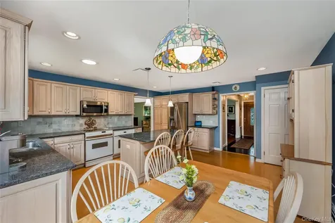 28 Cygnet Drive Smithtown NY 11787