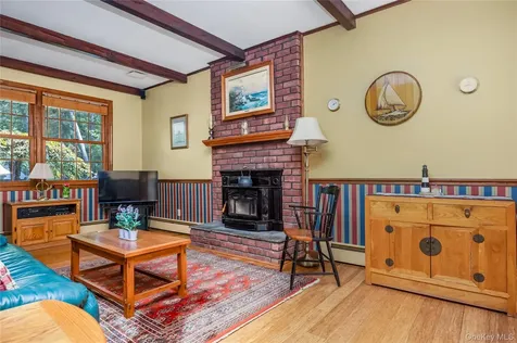 28 Cygnet Drive Smithtown NY 11787