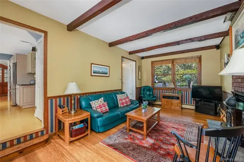28 Cygnet Drive Smithtown NY 11787