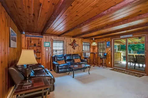 28 Cygnet Drive Smithtown NY 11787