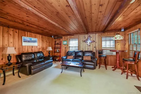 28 Cygnet Drive Smithtown NY 11787